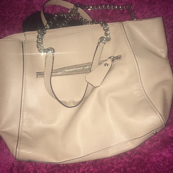 Guess hand bag - Picture 3 of 3